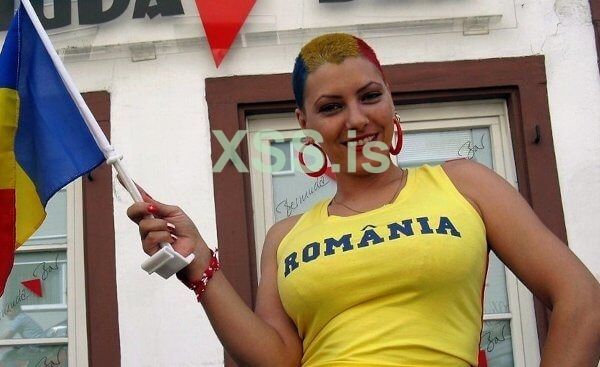 romanian_football_girl.jpg